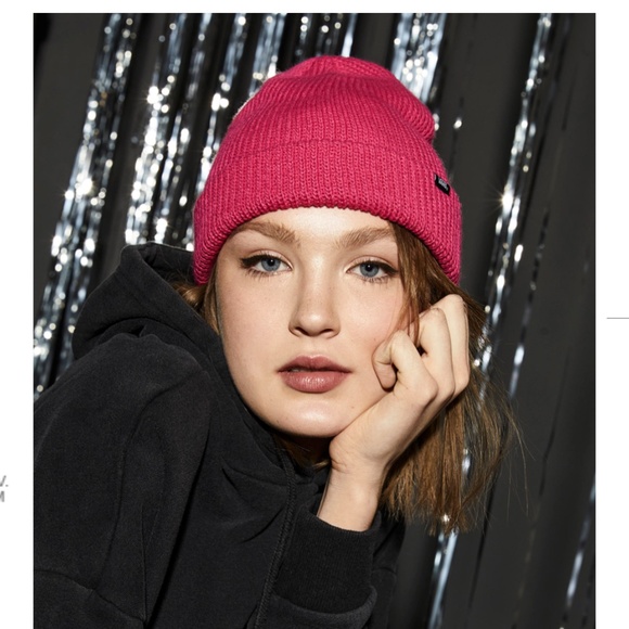 Vans Off the wall pink ribbed cuffed beanie NWT - Picture 1 of 6